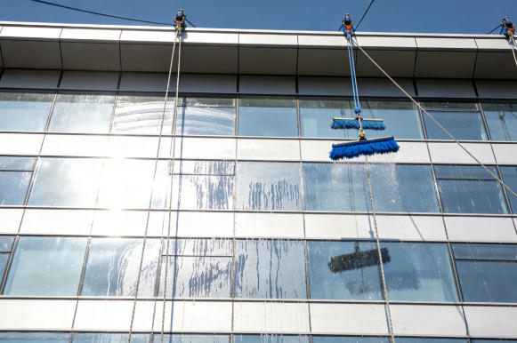 高空外墙清洗不同材质的清洗工艺  